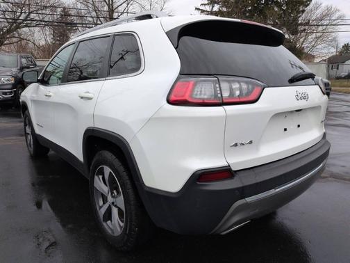 White 2019 Jeep Cherokee Limited
