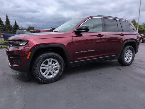 Velvet Red Pearlcoat 2024 Jeep Grand Cherokee Laredo