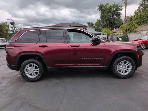 Velvet Red Pearlcoat 2024 Jeep Grand Cherokee Laredo