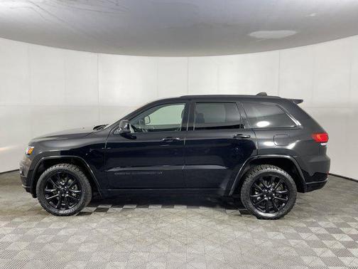 2022 Jeep Grand Cherokee Laredo