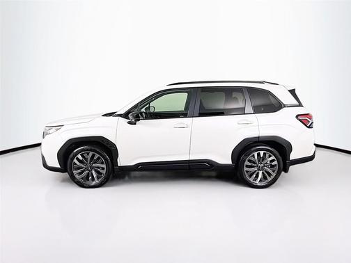 Crystal White Pearl 2025 Subaru Forester Touring