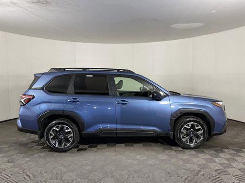 2025 Subaru Forester Base