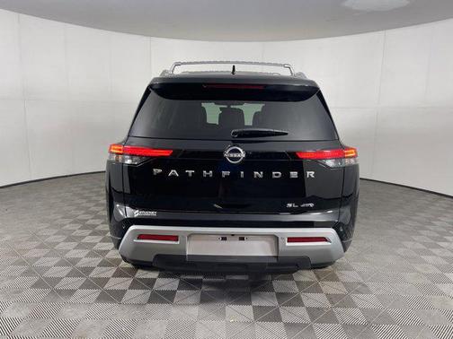 2024 Nissan Pathfinder SL 4WD