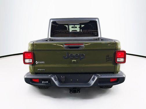 2021 Jeep Gladiator Willys 4x4