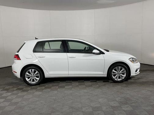 2018 Volkswagen Golf TSI SE