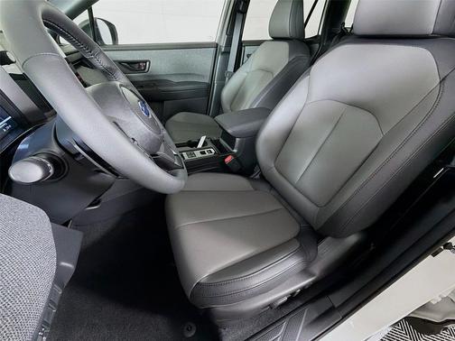 Crystal White Pearl 2026 Subaru Outback Premium