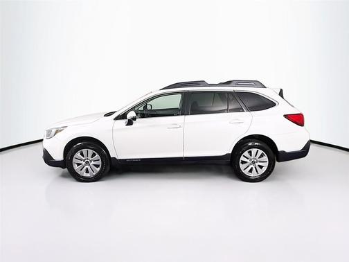 Crystal White Pearl 2019 Subaru Outback 2.5i Premium