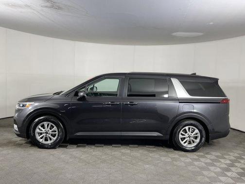 2023 Kia Carnival LX