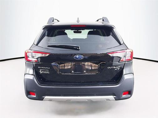 Crystal Black Silica 2024 Subaru Outback Limited XT
