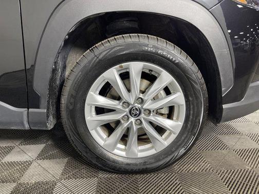 2025 Toyota Corolla Cross LE