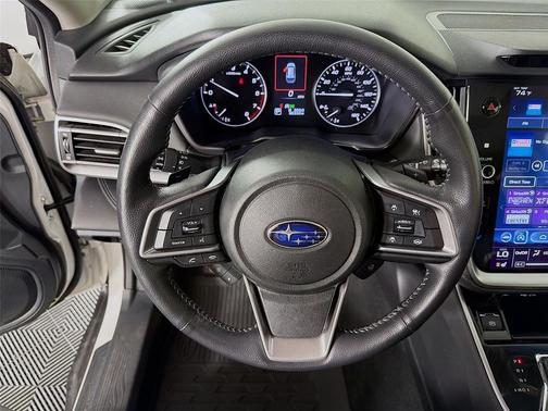 Crystal White Pearl 2022 Subaru Outback Limited