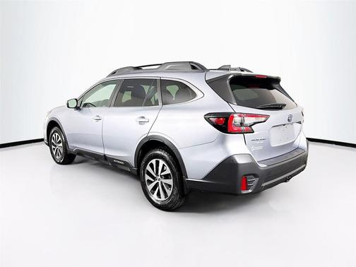Ice Silver Metallic 2022 Subaru Outback Premium