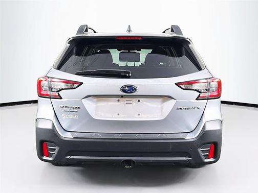 Ice Silver Metallic 2022 Subaru Outback Premium