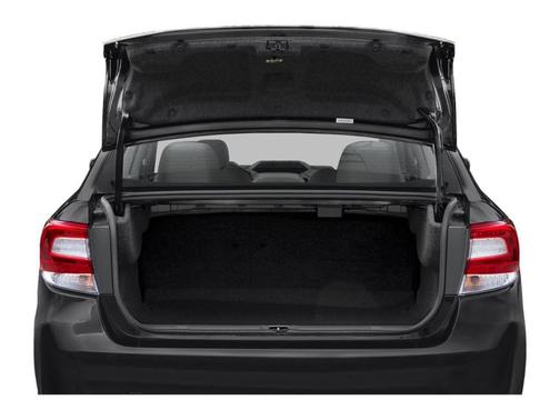 Crystal White Pearl 2019 Subaru Impreza 2.0i