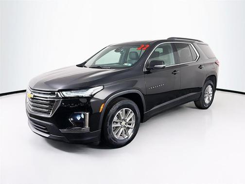 Mosaic Black Metallic 2022 Chevrolet Traverse LT Leather