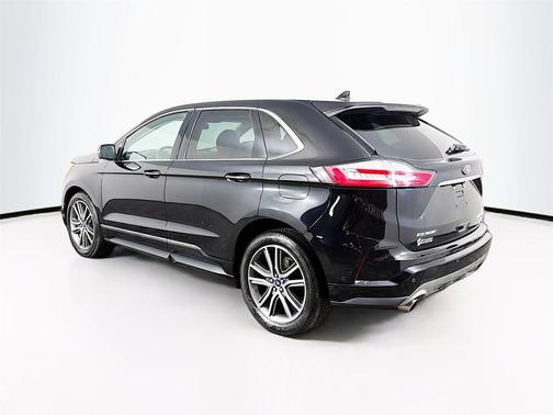 Agate Black 2019 Ford Edge Titanium