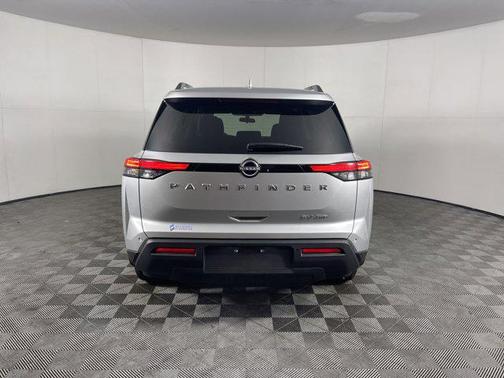2024 Nissan Pathfinder SV 4WD