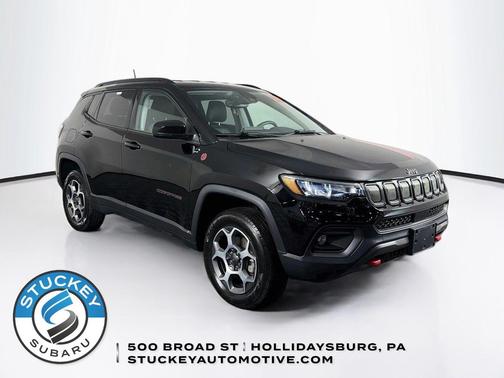 Diamond Black Crystal Pearlcoat 2022 Jeep Compass Trailhawk