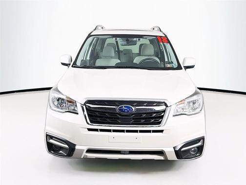 Crystal White Pearl 2018 Subaru Forester 2.5i Premium
