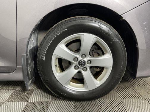 2019 Toyota Sienna LE