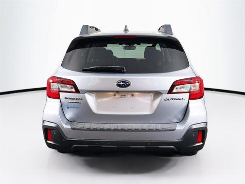 Ice Silver Metallic 2019 Subaru Outback 2.5i Limited