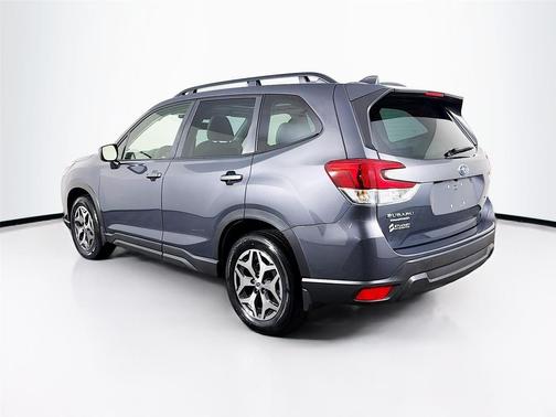 Magnetite Gray Metallic 2023 Subaru Forester Premium