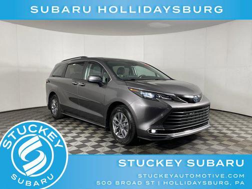 2024 Toyota Sienna XLE