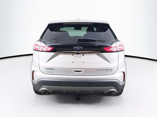 Ingot Silver Metallic 2019 Ford Edge Titanium