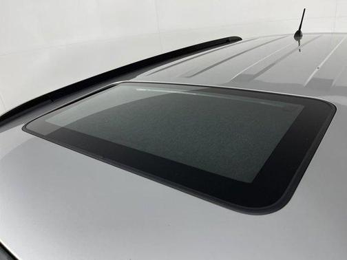 Photo 3 of 25 of 2013 Suzuki Grand Vitara Limited