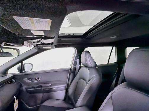 Crystal White Pearl 2026 Subaru Outback Premium