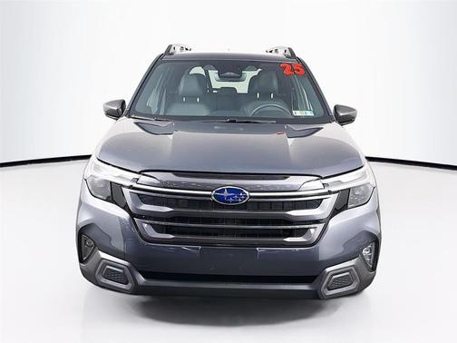 Magnetite Gray Metallic 2025 Subaru Forester Limited