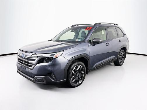 Magnetite Gray Metallic 2025 Subaru Forester Limited