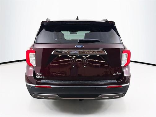 Jewel Red Metallic Tinted Clearcoat 2023 Ford Explorer XLT