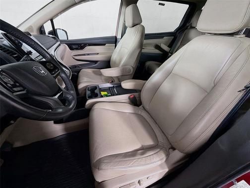 Radiant Red Metallic II 2022 Honda Odyssey Touring