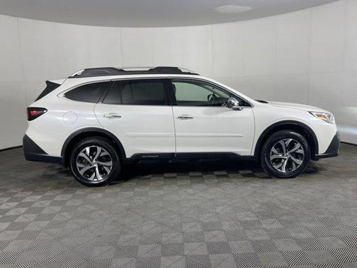 2022 Subaru Outback Touring XT