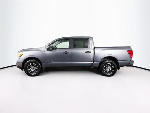 2022 Nissan Titan SV