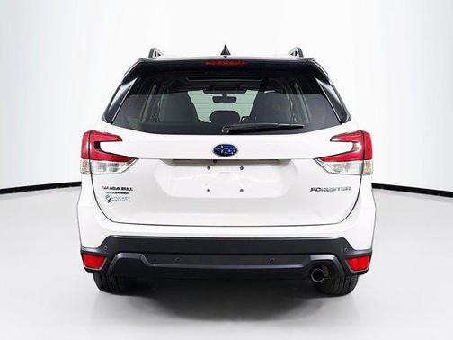 Crystal White Pearl 2024 Subaru Forester Limited