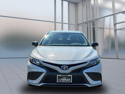 Ice 2024 Toyota Camry Hybrid SE