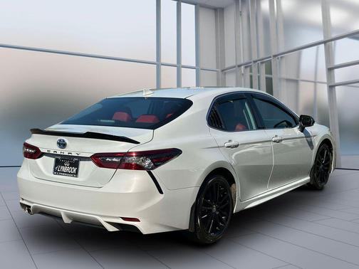 Ice 2024 Toyota Camry Hybrid SE