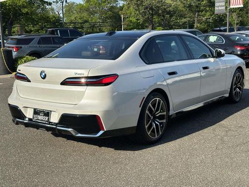 White Metallic 2025 BMW 740 xDrive