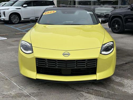 Yellow Pearl 2024 Nissan Z Performance Auto