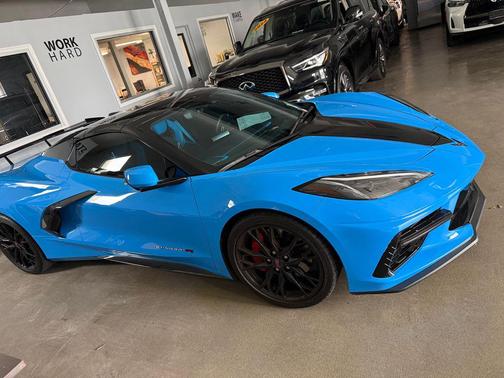 Rapid Blue 2023 Chevrolet Corvette Stingray w/3LT