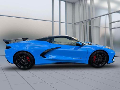 Rapid Blue 2023 Chevrolet Corvette Stingray w/3LT