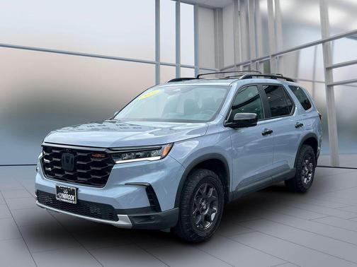 Diffused Sky Pearl 2024 Honda Pilot TrailSport
