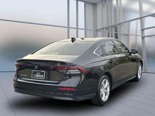 Crystal Black Pearl 2024 Honda Accord LX 1.5T