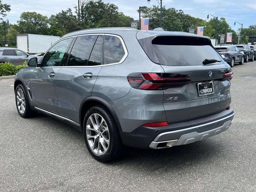 Gray Metallic 2024 BMW X5 xDrive40i