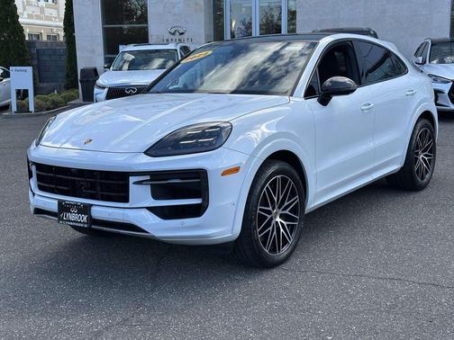 White 2024 Porsche Cayenne Cayenne
