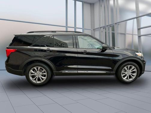 Black 2020 Ford Explorer XLT