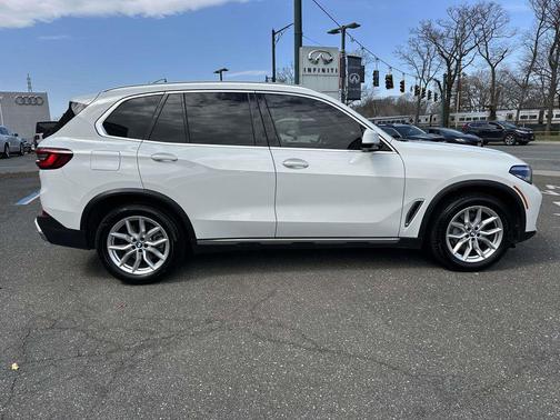 Alpine White 2023 BMW X5 xDrive40i