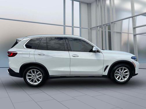 Alpine White 2023 BMW X5 xDrive40i